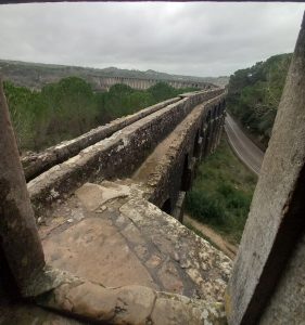 Aqueduto do Convento de Cristo há décadas ao abandono apesar de alertas, estudos e promessas do Estado