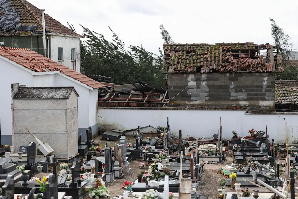 Ourém: Sem luz, nem rede, presidente da junta andou à procura do coveiro para um funeral