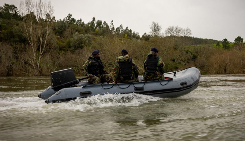 Marinha tem 13 botes preparados para intervir no distrito de Santarém