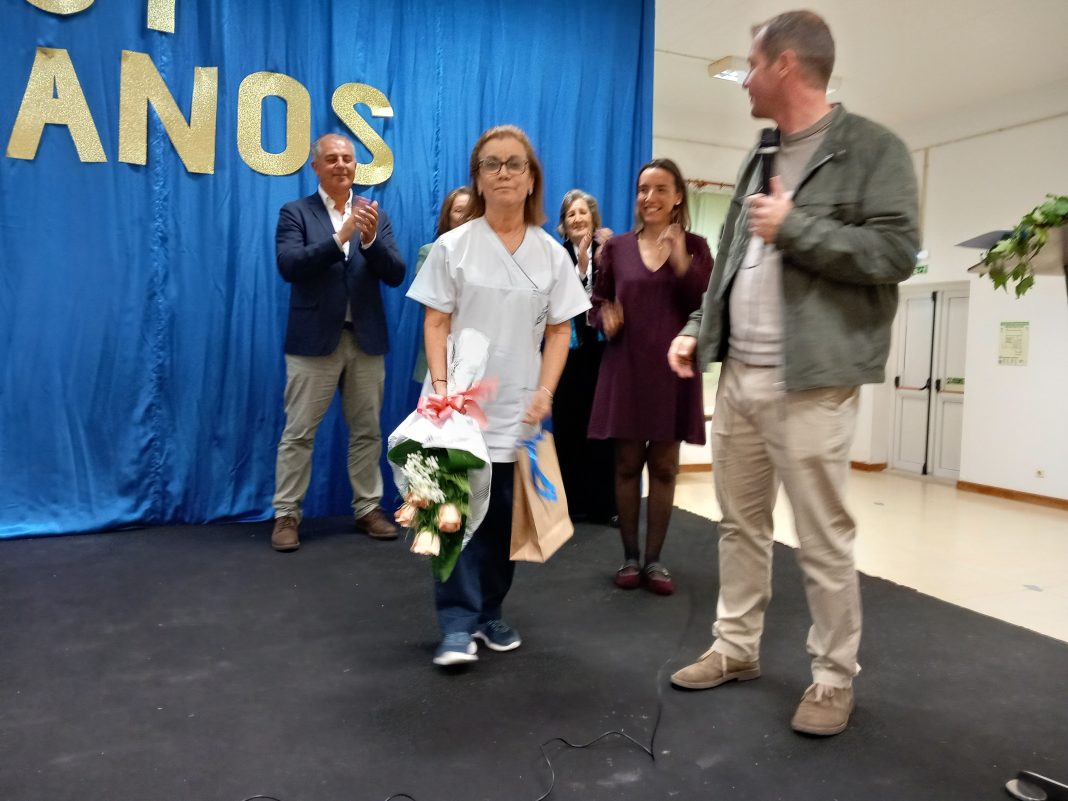 Celeste Oliveira é funcionária do Lar de S. José há 44 anos Celeste Oliveira é funcionária do Lar de S. José há 44 anos