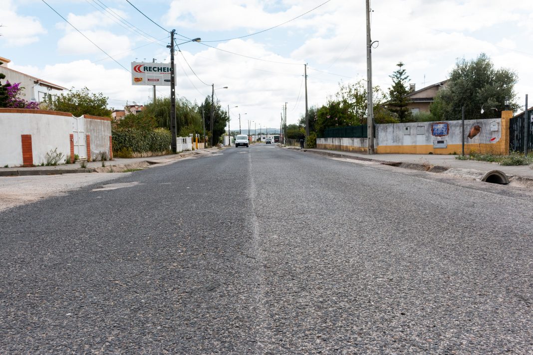 Ex-emigrante, de 67 anos, morre após uma queda quando passeava o cão