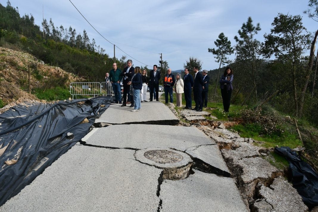 Secretário de Estado do Turismo foi a Ferreira do Zêzere avaliar estragos da tempestade nos acessos ao Lago Azul