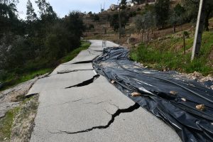 Secretário de Estado do Turismo foi a Ferreira do Zêzere avaliar estragos da tempestade nos acessos ao Lago Azul