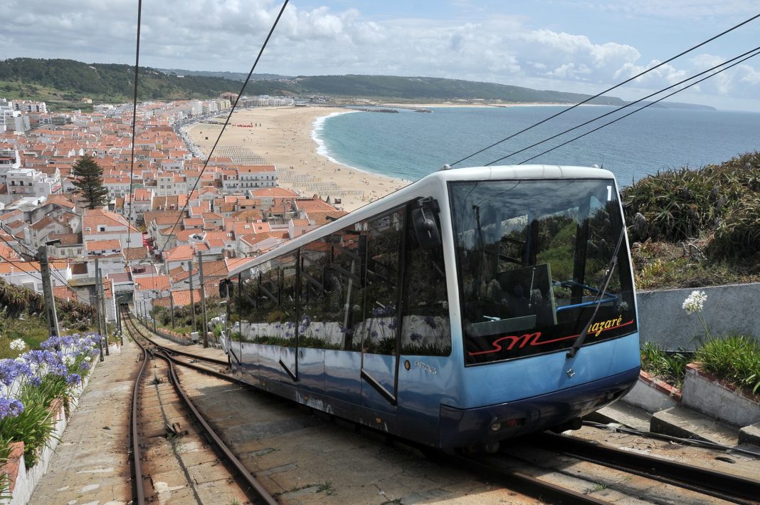 Ascensor da Nazaré volta a funcionar após seis meses de paragem para substituição de cabo Ascensor da Nazaré volta a funcionar após seis meses de paragem para substituição de cabo