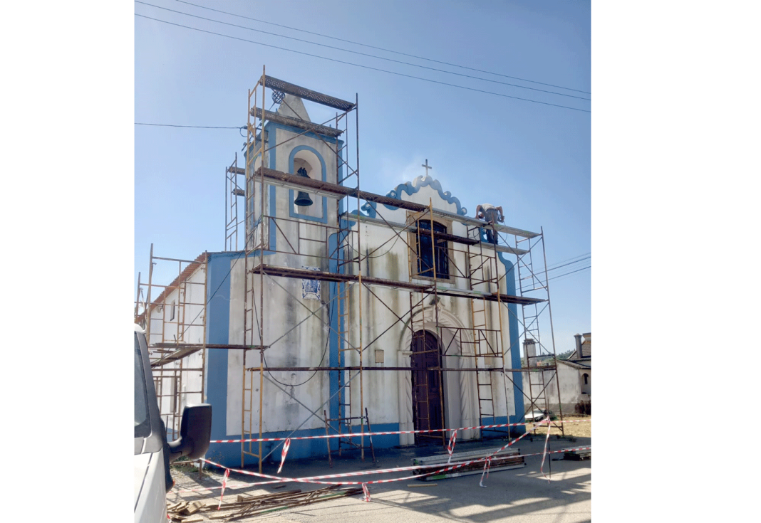 Igreja da Linhaceira assinala 100 anos do início da construção com obras de limpeza Igreja da Linhaceira assinala 100 anos do início da construção com obras de limpeza