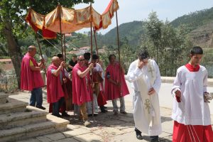 Dornes: Círios levaram centenas de peregrinos ao Santuário de Nossa Senhora do Pranto