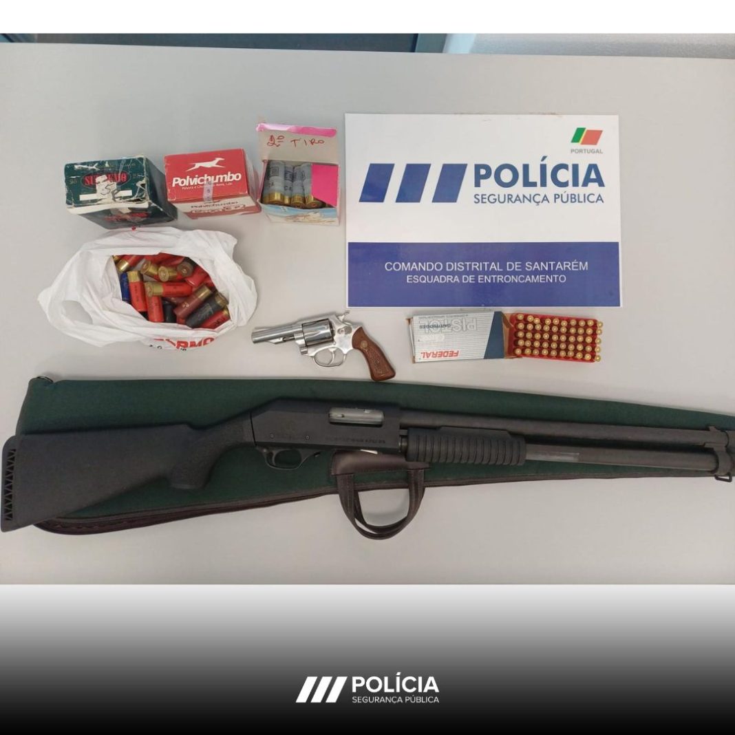 Entroncamento: PSP deteve homem acusado de violência doméstica e apreendeu diversas armas
