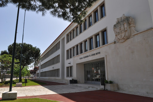 Escola Secundária Jácome Ratton celebra 142 anos com inauguração de centro tecnológico Escola Secundária Jácome Ratton celebra 142 anos com inauguração de centro tecnológico