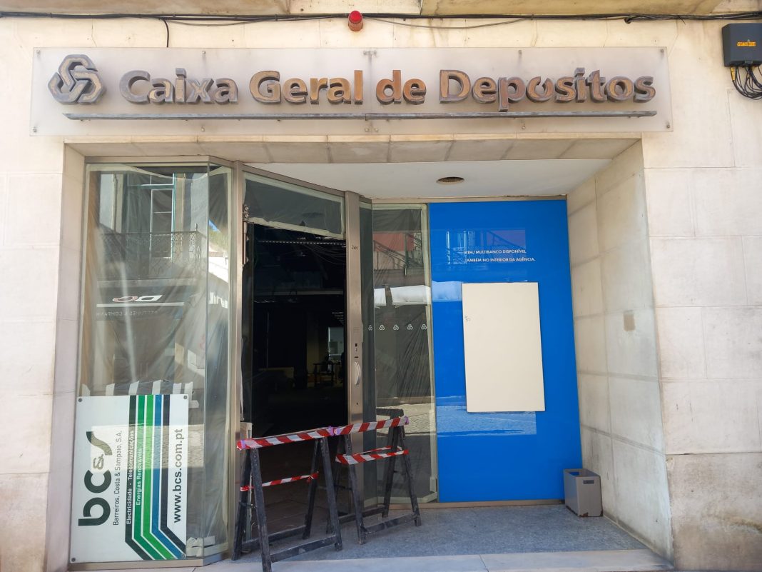 Caixa Geral de Depósitos de Tomar está em obras Caixa Geral de Depósitos de Tomar está em obras