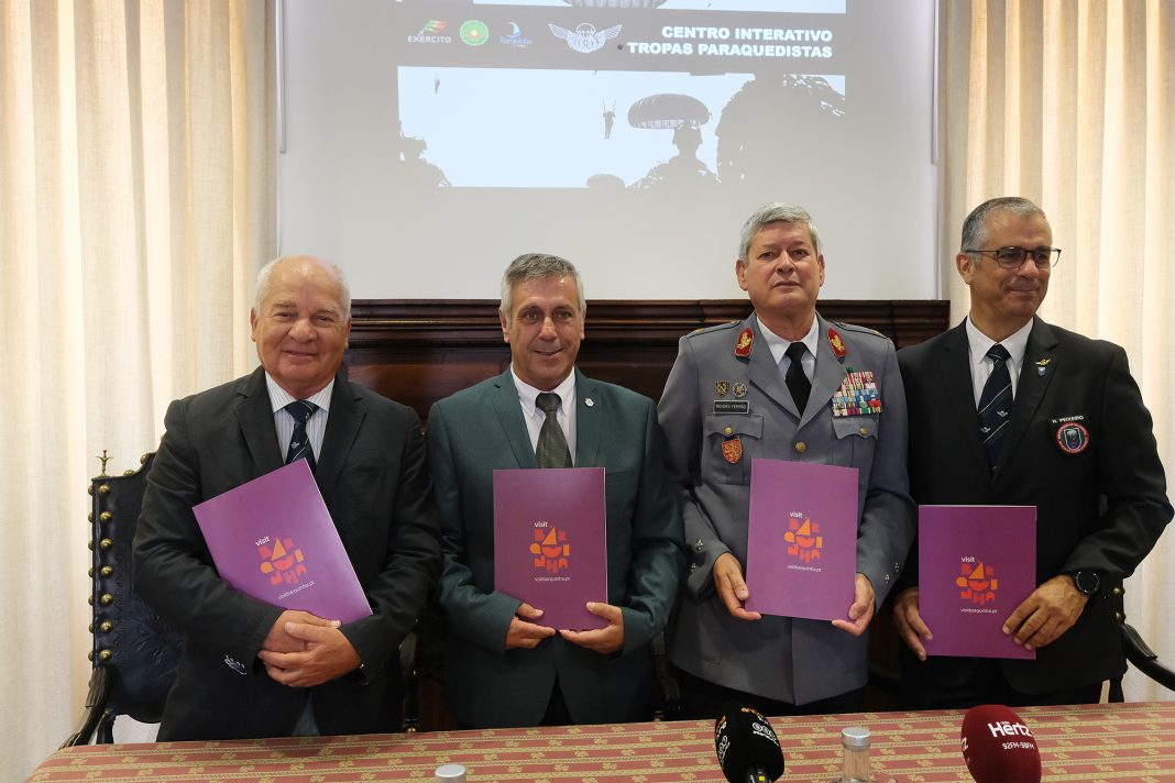 Barquinha assegura reforço financeiro do Exército para avançar com Centro Interativo das Tropas Paraquedistas Barquinha assegura reforço financeiro do Exército para avançar com o Centro Interativo das Tropas Paraquedistas