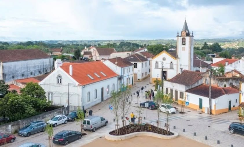 “Ninguém consegue abrir as janelas”: cheiro nauseabundo volta a invadir Cem Soldos