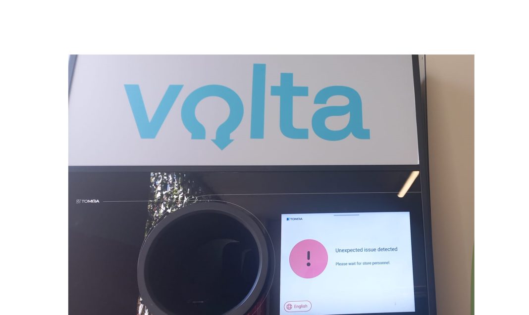 Clientes perdem a paciência com sucessivos bloqueios da máquina Volta no Continente de Tomar Clientes perdem a paciência com sucessivos bloqueios da máquina Volta no Continente de Tomar