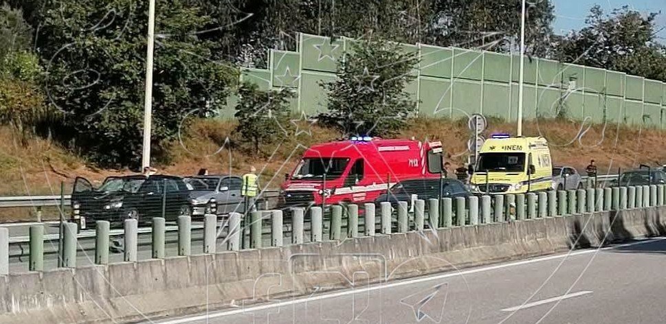 Dois jovens militares atropelados mortalmente na A1, quando prestavam apoio a condutor de veículo pesado Dois jovens militares atropelados mortalmente na A1, quando prestavam apoio a condutor de veículo pesado