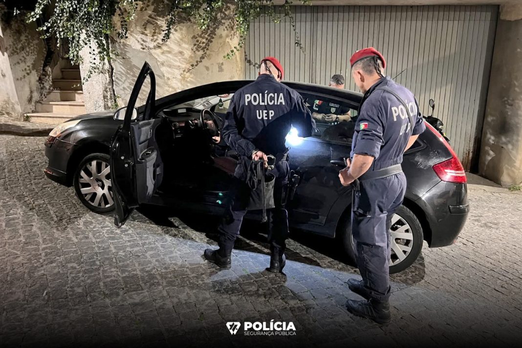 Oito detidos em operação policial no Entroncamento e em Torres Novas Oito detidos em operação policial no Entroncamento e em Torres Novas