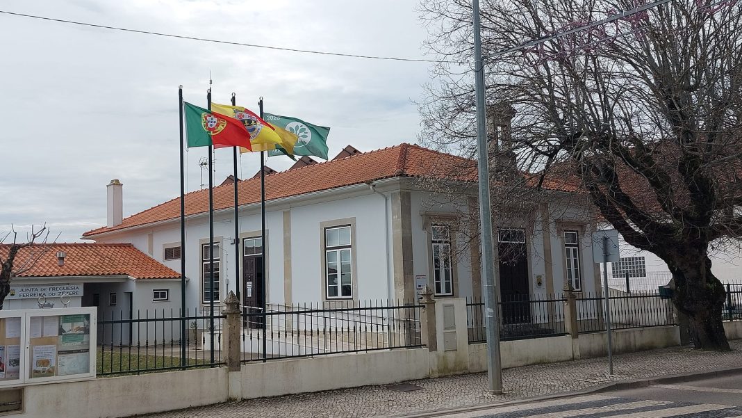 Junta de Freguesia de Ferreira do Zêzere celebra protocolo com a Universidade Aberta