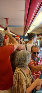 Passe verde, comboios a abarrotar e passageiros sem dignidade