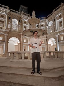 Nova iluminação do Claustro Principal surpreende em visita noturna ao Convento de Cristo