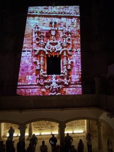 Nova iluminação do Claustro Principal surpreende em visita noturna ao Convento de Cristo