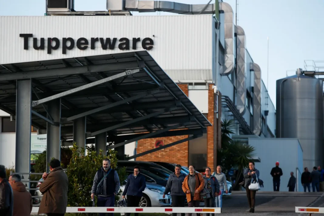 Fábrica da Tupperware em Montalvo volta a leilão por 10 milhões de euros Fábrica da Tupperware em Montalvo volta a leilão por 10 milhões de euros