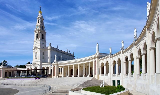 Santuário de Fátima admite fechar casas de banho e parques se taxa turística avançar Santuário de Fátima admite fechar casas de banho e parques se taxa turística avançar