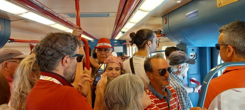 CP reconhece falta de capacidade nos comboios e pede compreensão aos passageiros