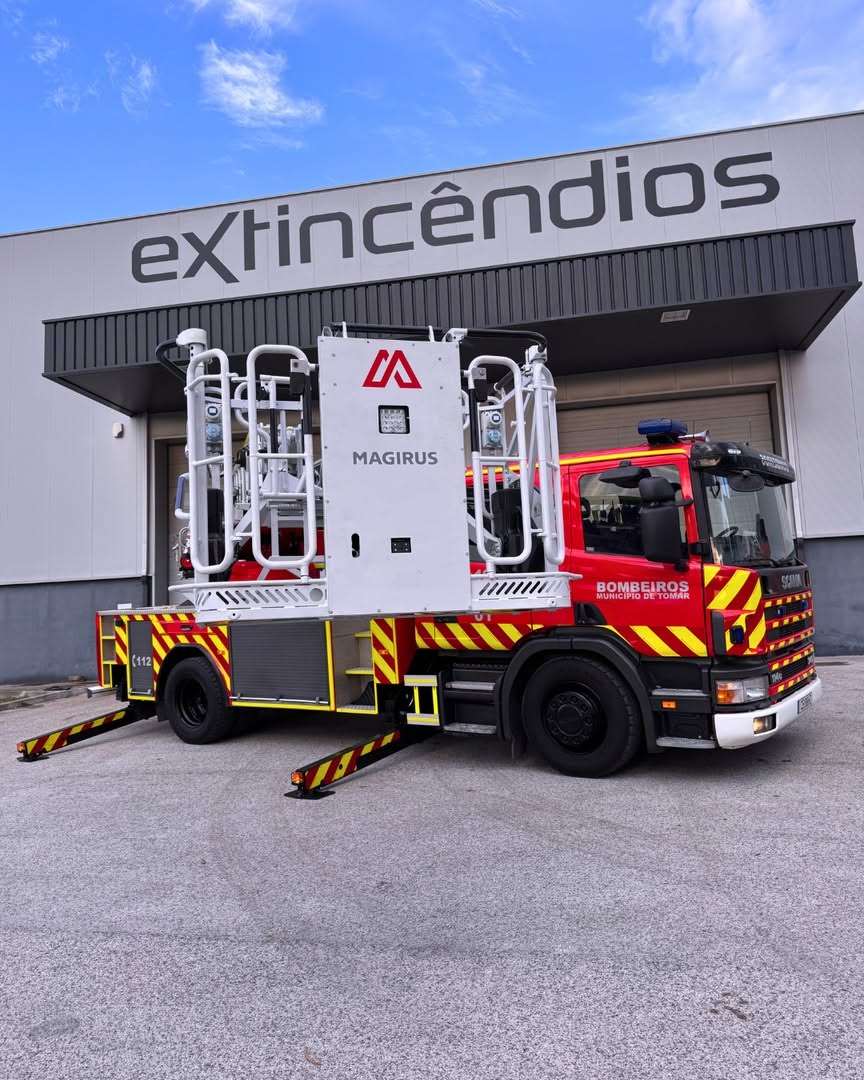 Autoescada Magirus regressa aos Bombeiros de Tomar dez meses depois de ter sido devolvida ao fornecedor