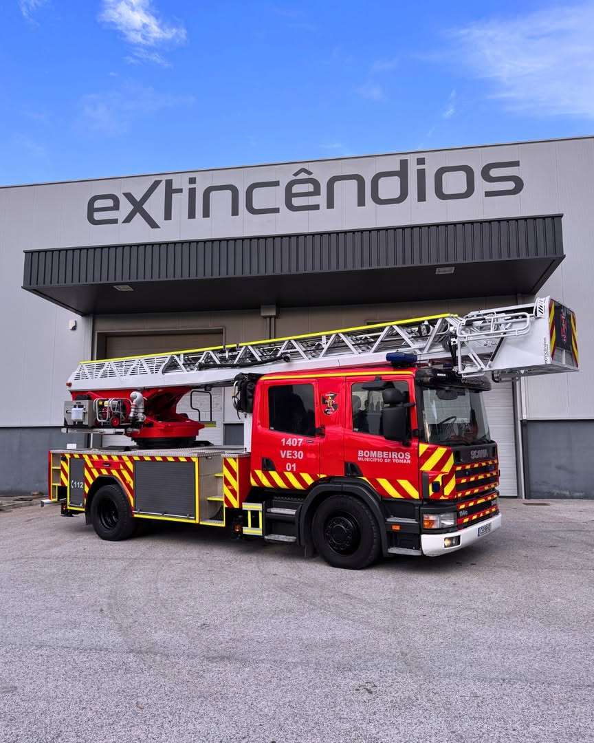 Autoescada Magirus regressa aos Bombeiros de Tomar dez meses depois de ter sido devolvida ao fornecedor Autoescada Magirus regressa aos Bombeiros de Tomar dez meses depois de ter sido devolvida ao fornecedor