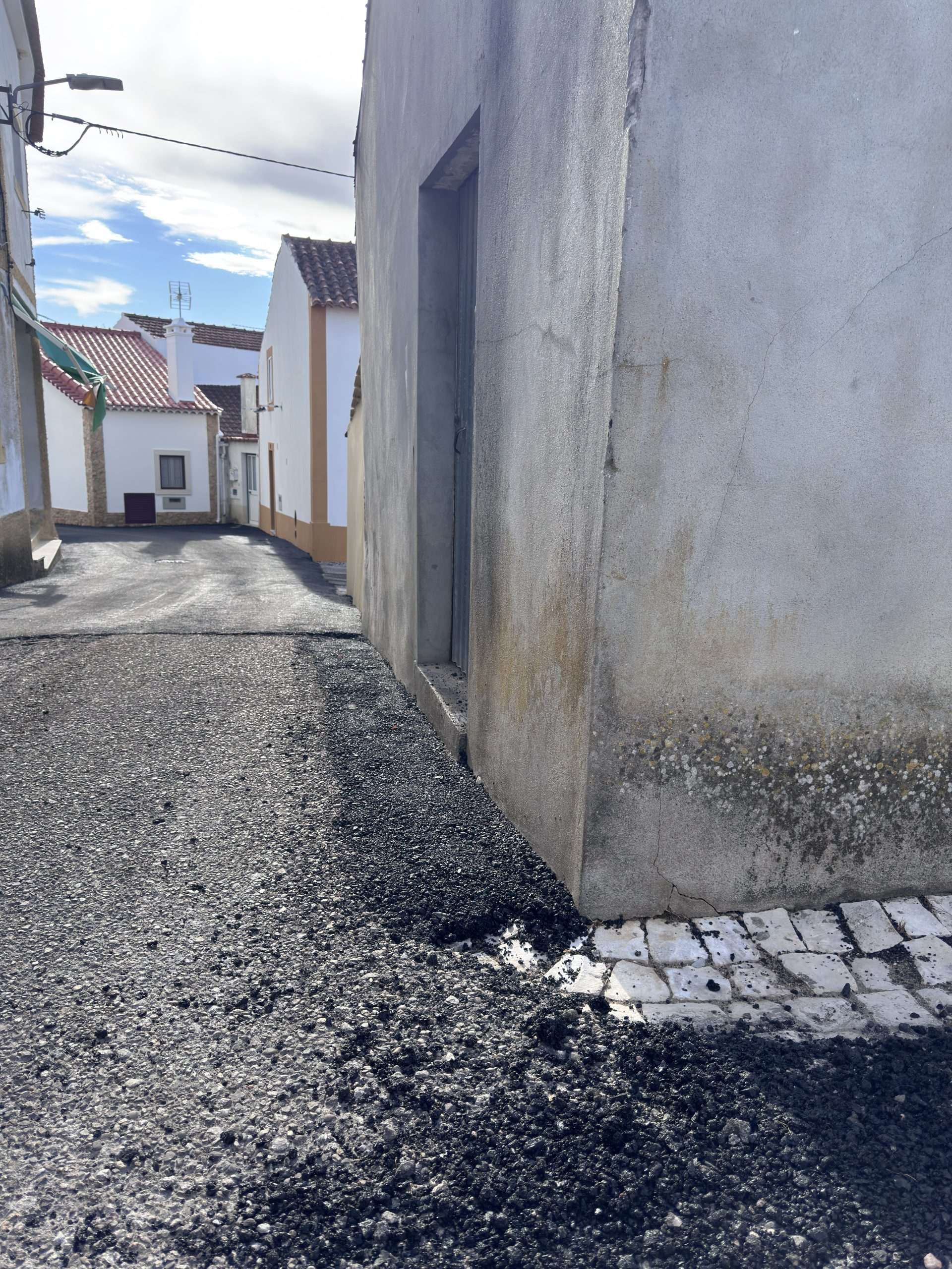Curvaceiras vestida de alcatrão – prepotência ou incompetência?