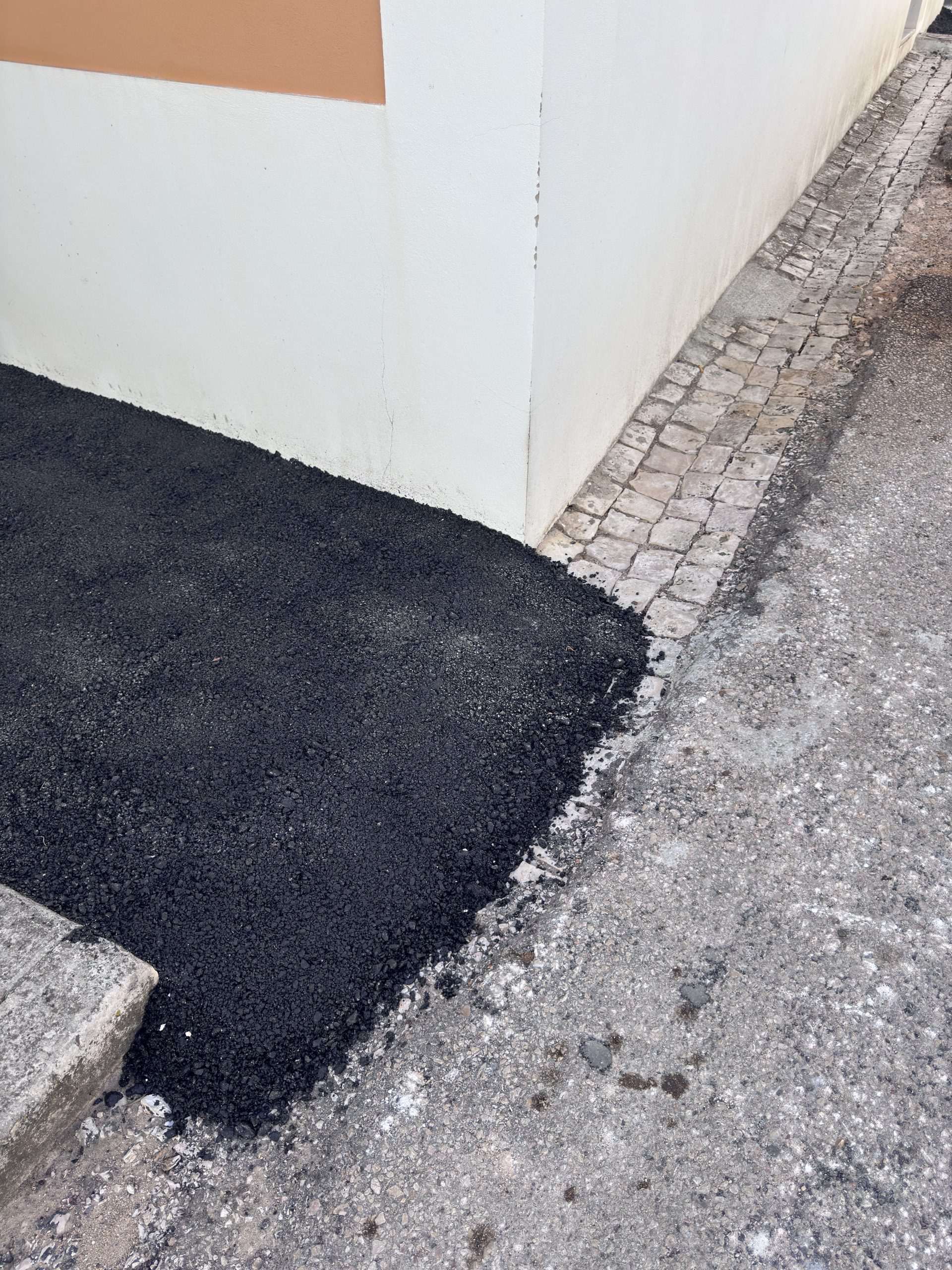 Curvaceiras vestida de alcatrão – prepotência ou incompetência?